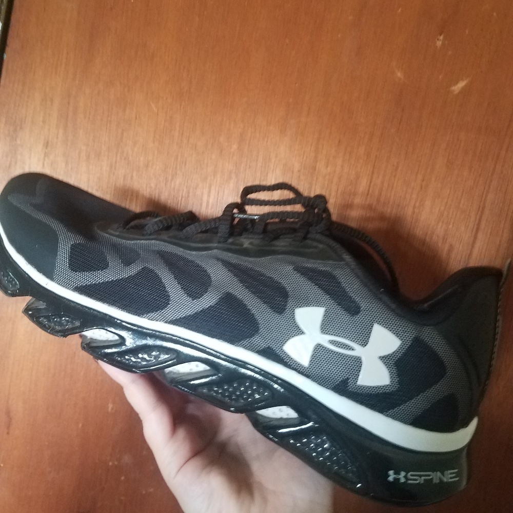 Under Armour Black Sneakers - Picture 3 of 3